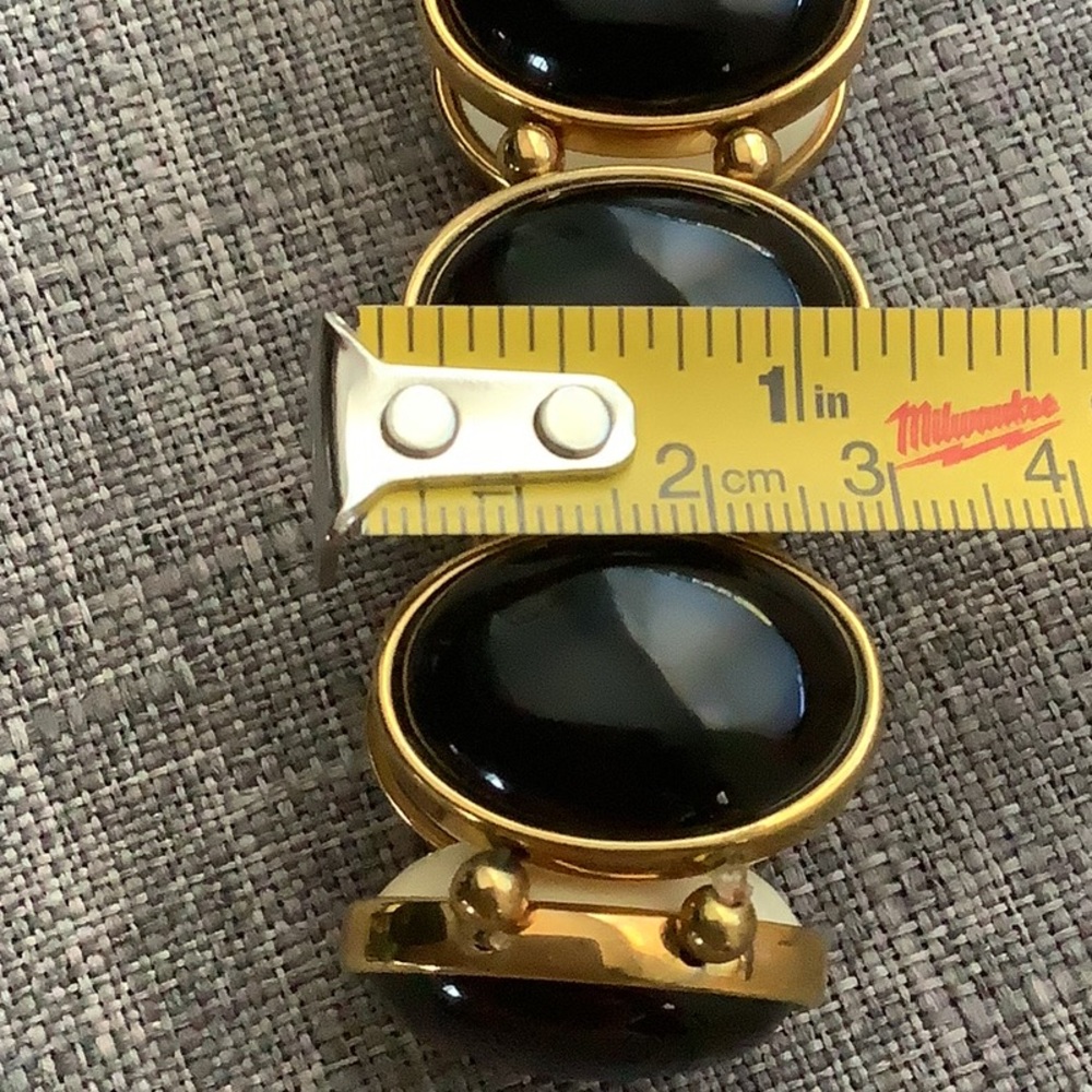 Reversible, rare Joan Rivers bracelet. Stretches. See all pictures. Black, ivory - Picture 6 of 6